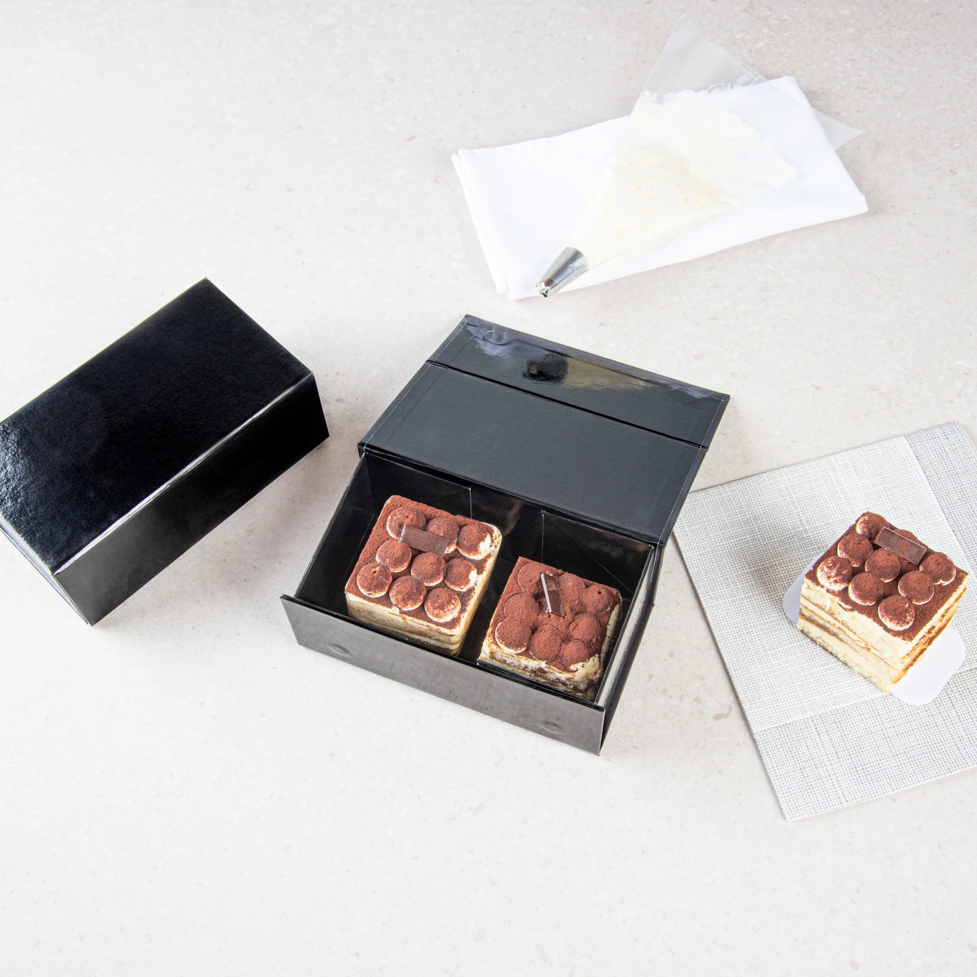 Gloss Black Magnetic Paper Box – Small