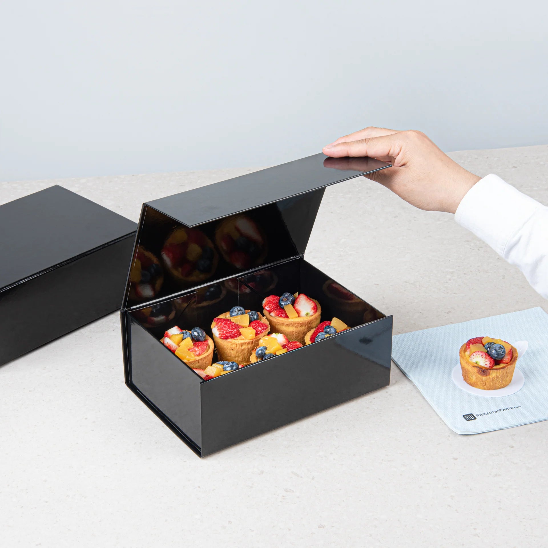 Gloss Black Magnetic Paper Box - Medium