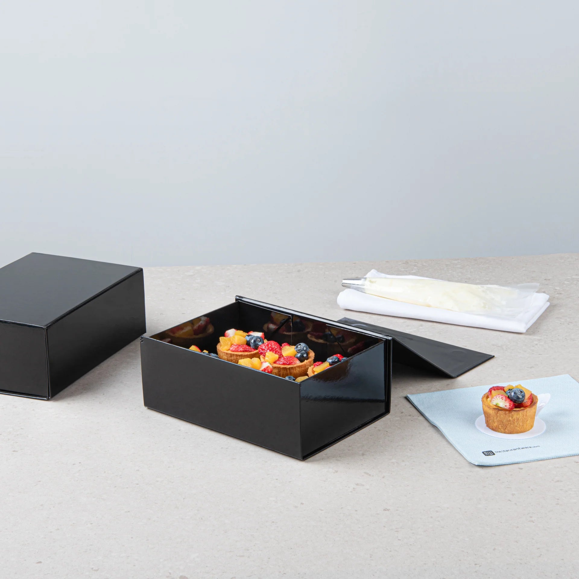 Gloss Black Magnetic Paper Box - Medium