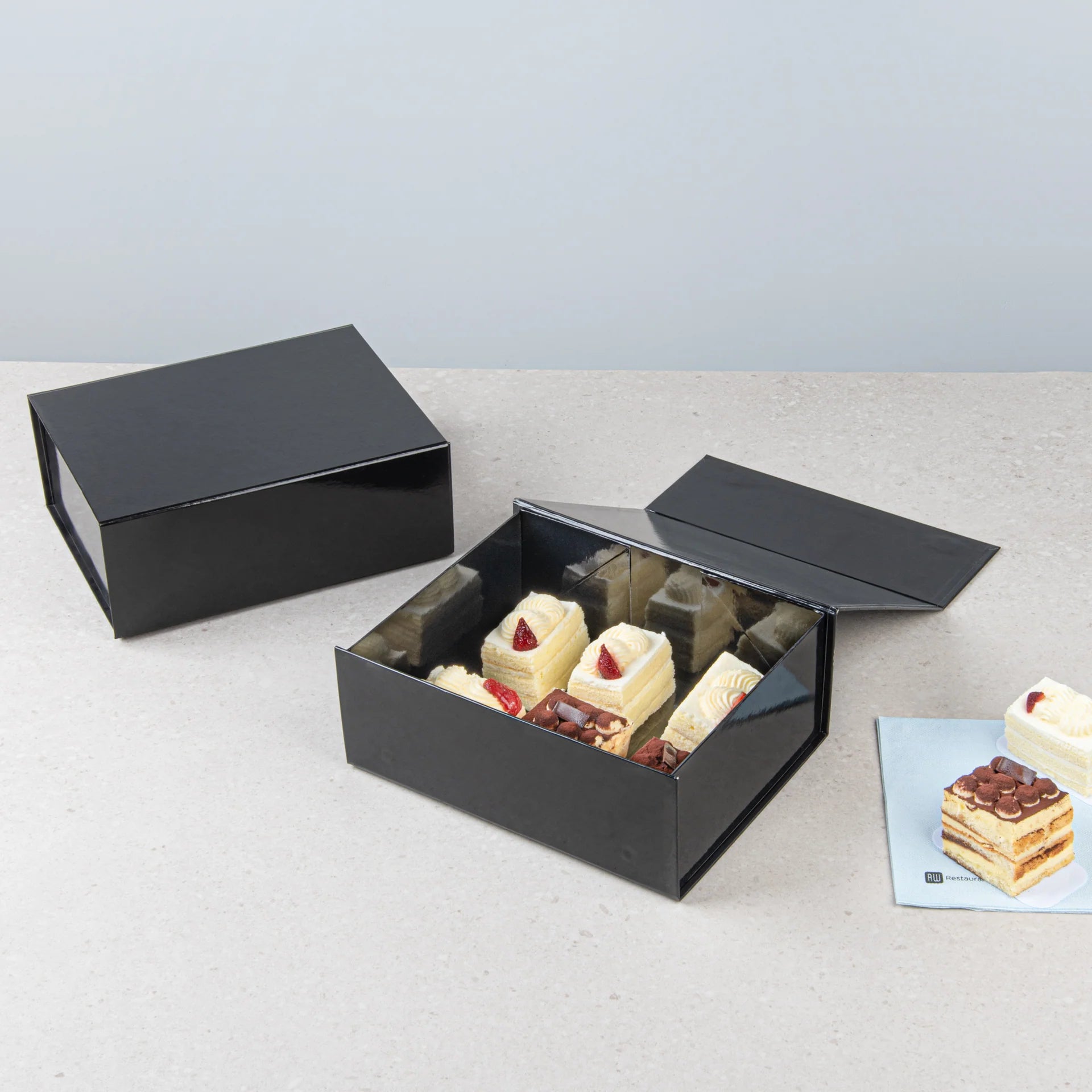 Gloss Black Magnetic Paper Box – Large
