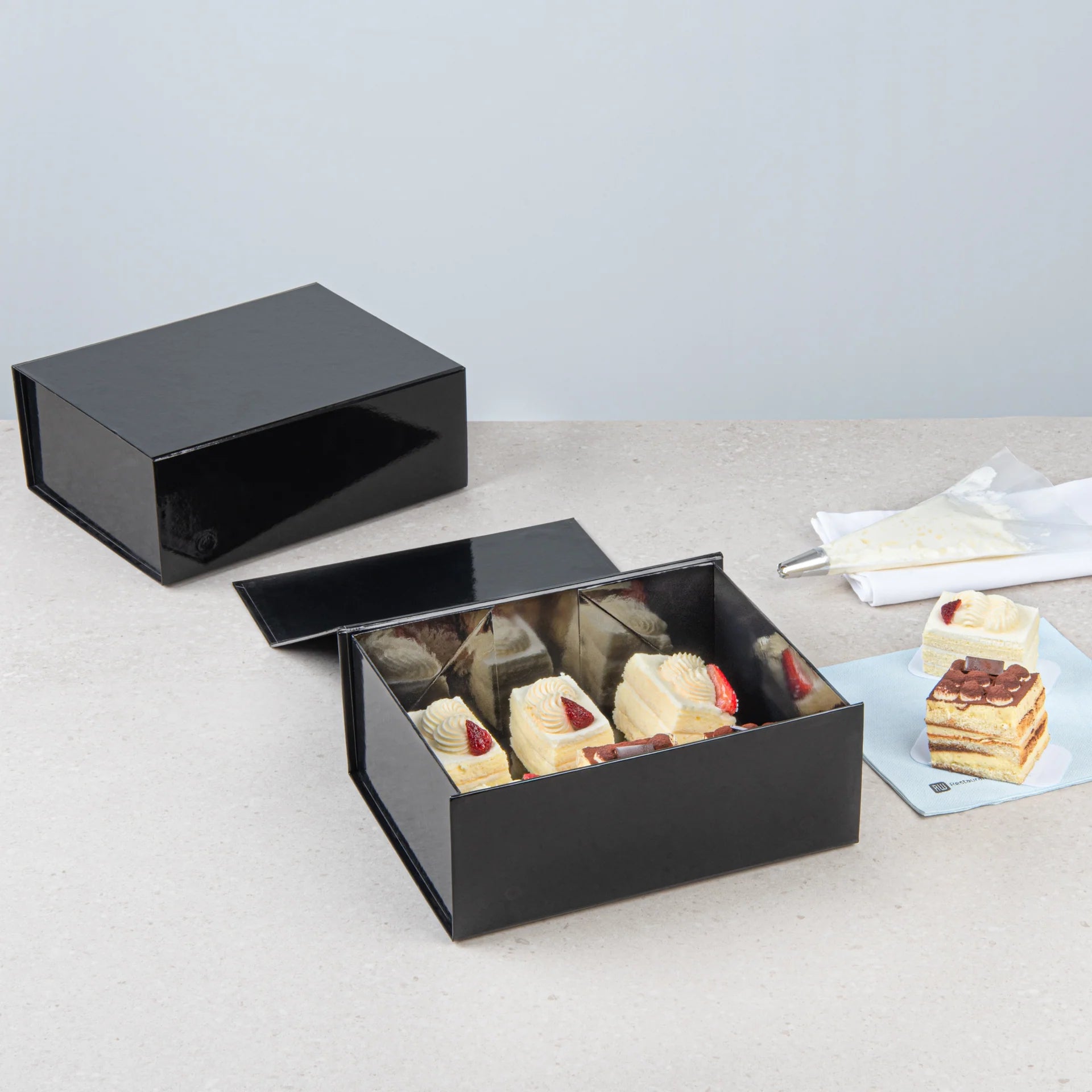 Gloss Black Magnetic Paper Box – Large