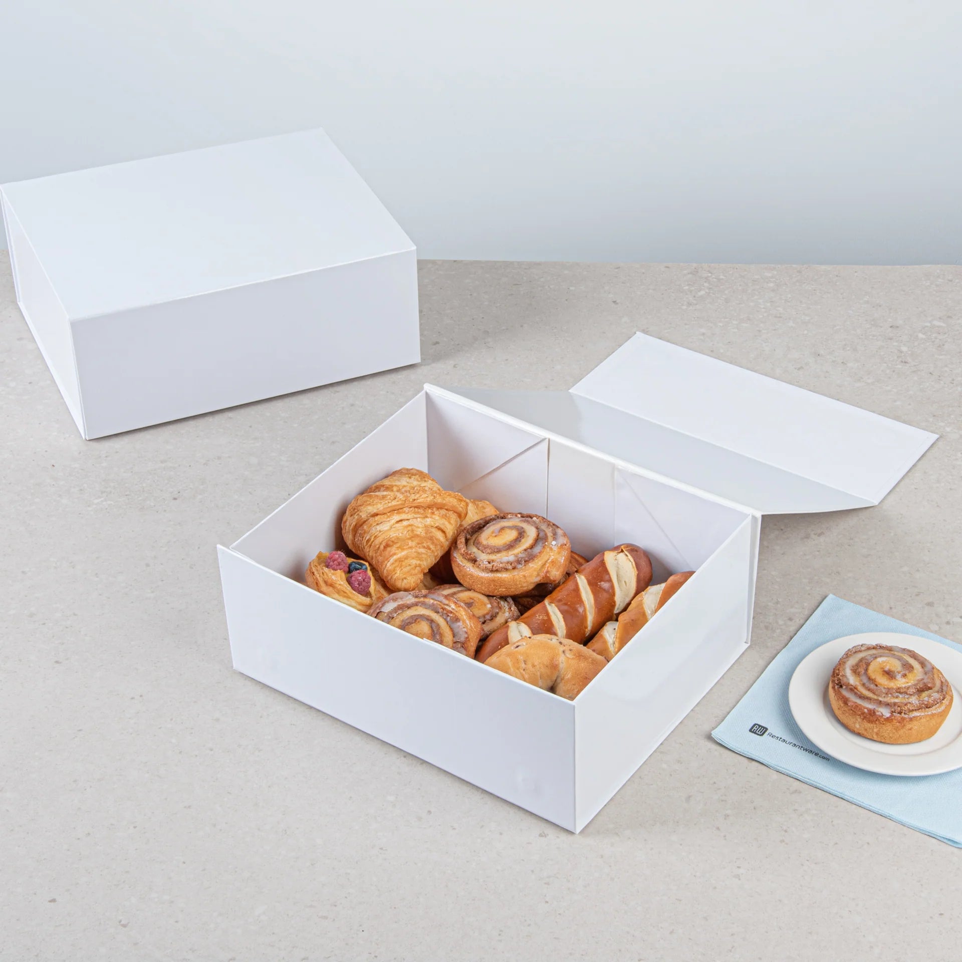 Gloss White Magnetic Box – Extra-Large